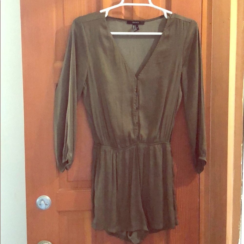 3/4 sleeve olive green romper